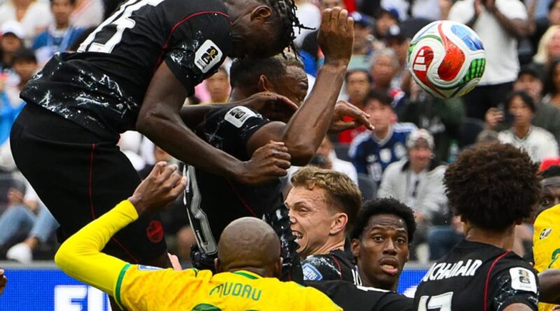 Eustáquio Late Magic Sends Co-Hosts Canada Into World Cup Round of 16
