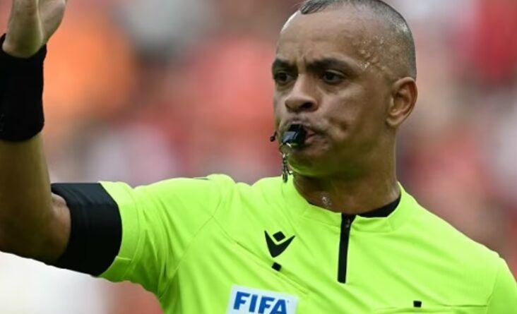 Sampaio’s Hat-Trick of Red Cards Steals the Show as Mexico Beat South Africa 2-0